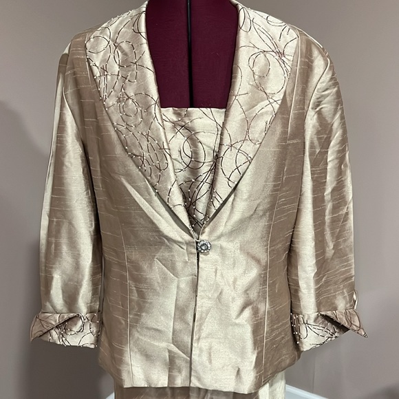 Mother of the Bride Dress Fancy Pretty Dress - Picture 2 of 7